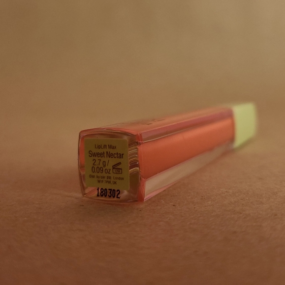 🆕️Glossy lip Plumper - NEW! - Picture 3 of 5